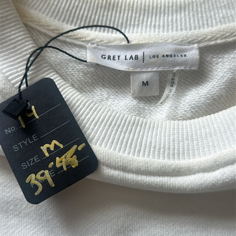 Women’s cropped cream sweatshirt - Picture 3 of 5